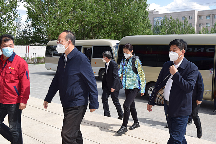 吉林副省長吳靖平視察鵬鴻生產(chǎn)基地