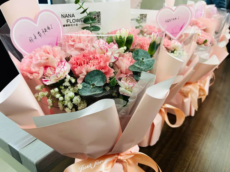 君卓創(chuàng)意總工會(huì)開展“情暖五月天，感恩母親節(jié)”活動(dòng)